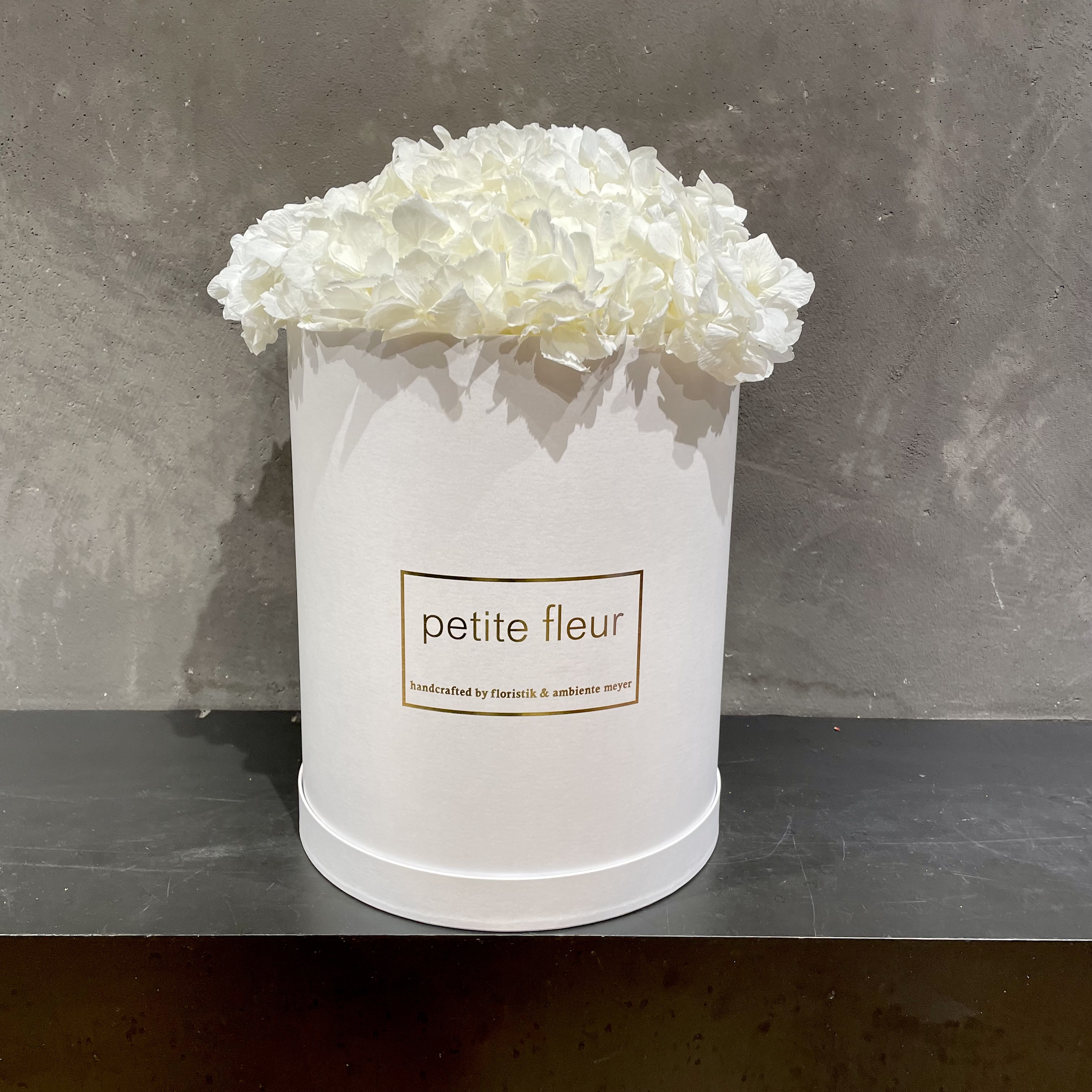 Petite Fleur Flowerbox XL Infinity Hortensien in weißer Gold-Edition-Flowerbox 