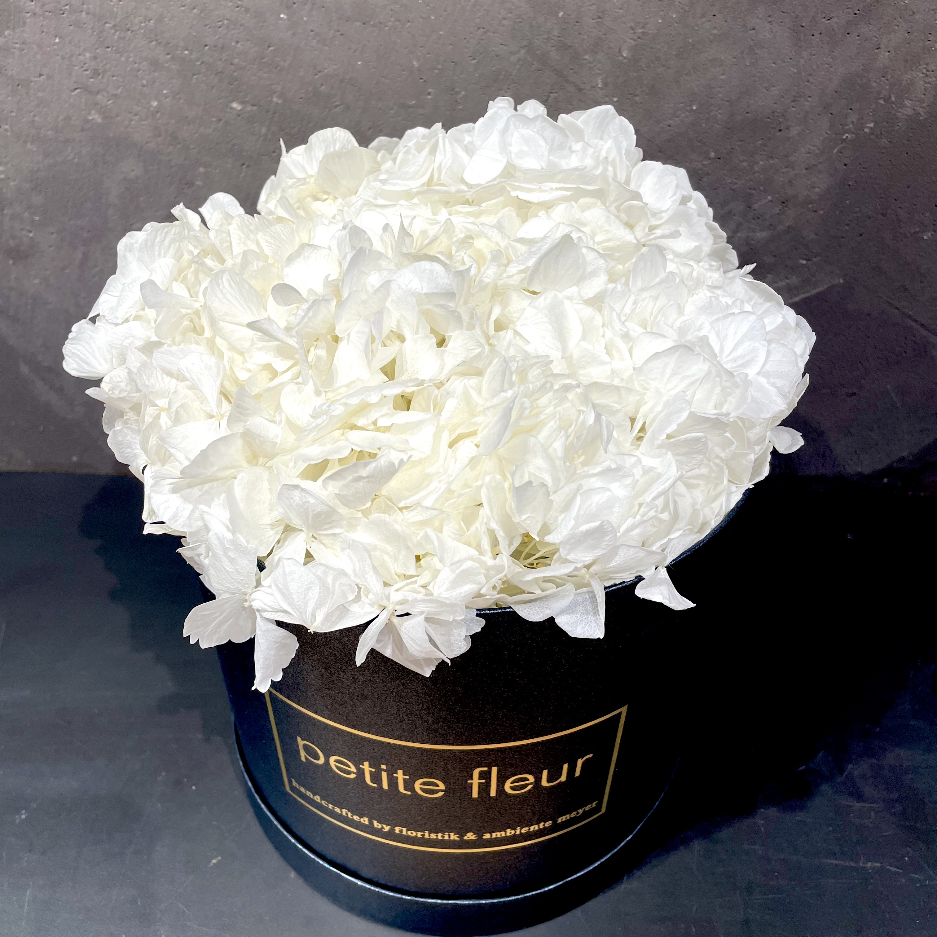 Petite Fleur Flowerbox L Infinity Hortensien in black-satin Gold-Edition-Flowerbox 