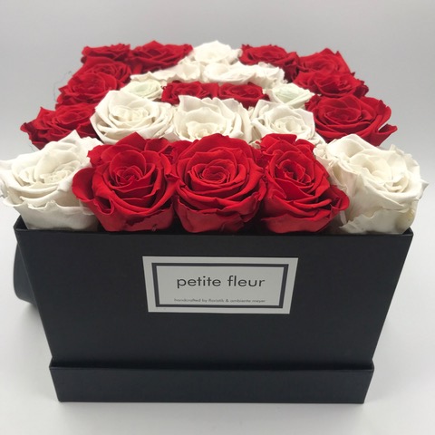 Petite Fleur Flowerbox L schwarz quadratisch Buchstaben und Farbe variabel 20-25 Infinity Rosen 